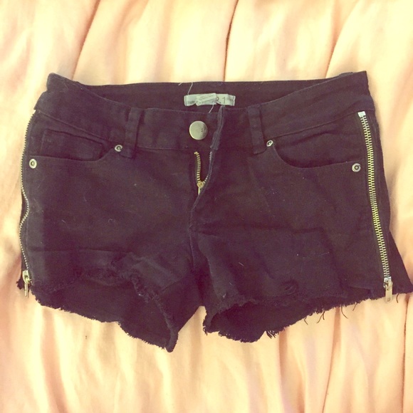 F21 black denim shorts