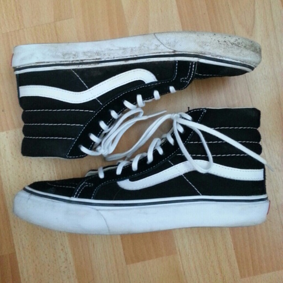 SOLD // vans sk8 hi slim