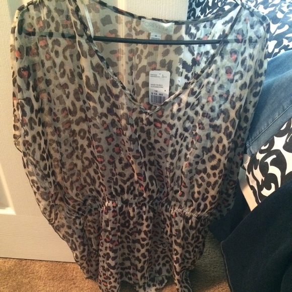 Top - Picture 1 of 2