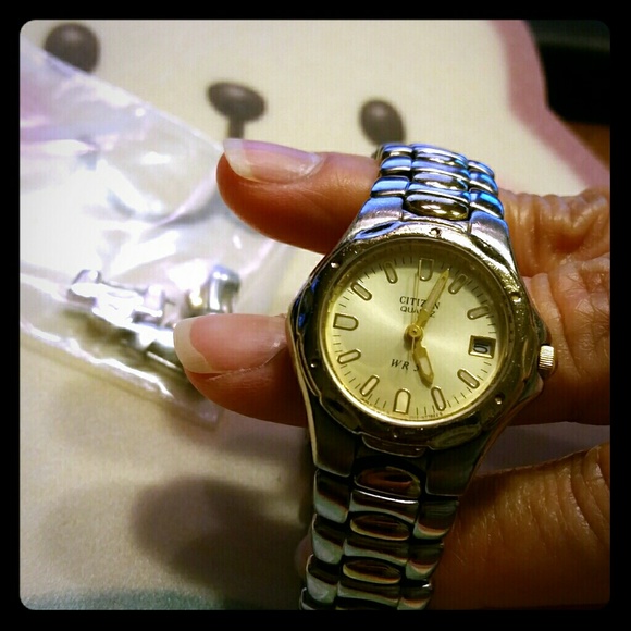 Reduced! GUC Citizen Ladies Watch Quartz AUTHENTIC - Picture 1 of 3