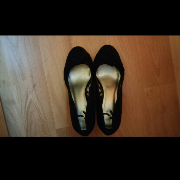 Black Wedges
