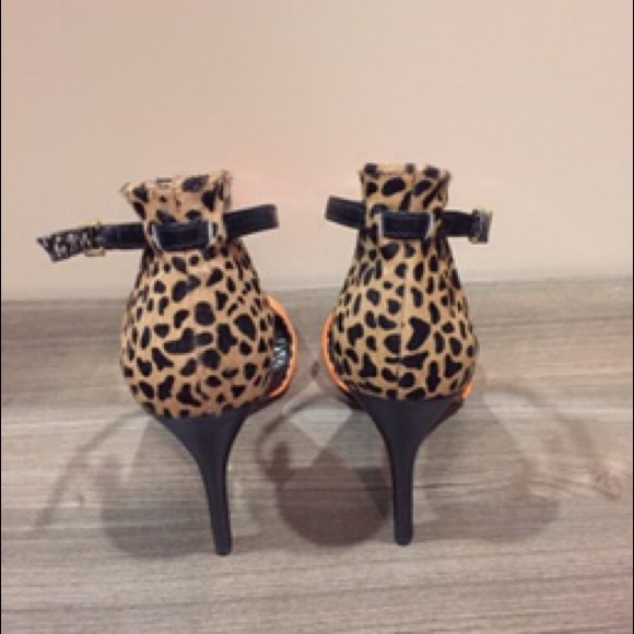 Jessica Simpson - Picture 3 of 4