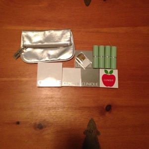 Clinique makeup bundle