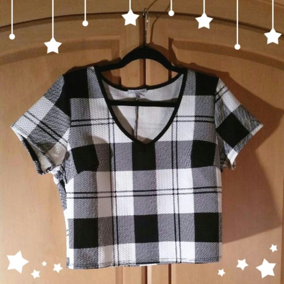 Fitted plaid crop top