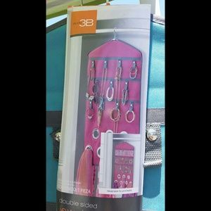 organizer to hanging for Scarf/Jewelry/Belts, great for college student dorms