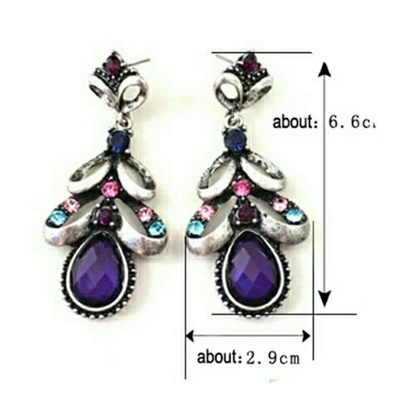 Beautiful Vintage Looking Earing