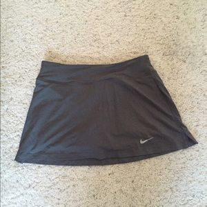Grey Nike women's tennis skirt