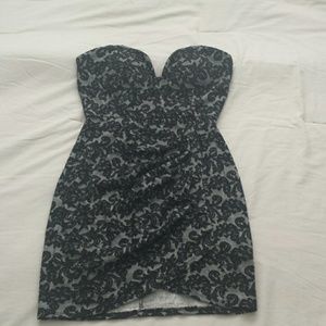 Flower V Cut Strapless Dress
