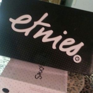 etnies