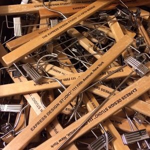 25 Wooden pants hangers