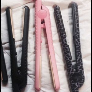 Purple leopard straightener