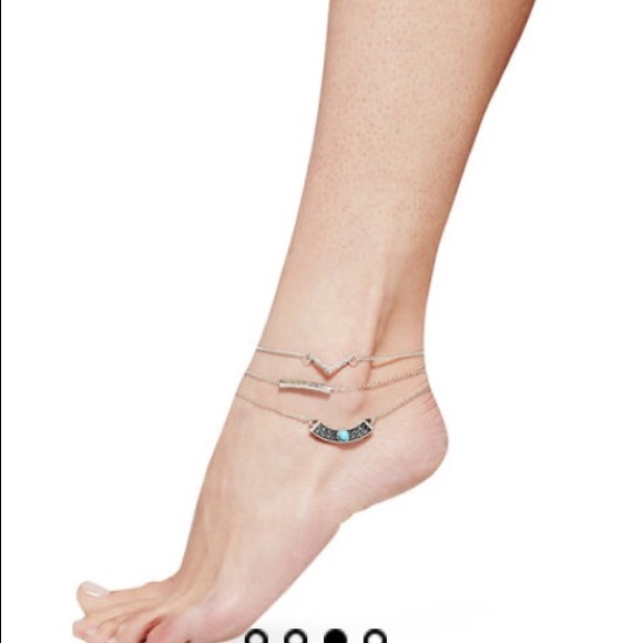 Jewelry - NWT faux turquoise stone chevron anklet trio