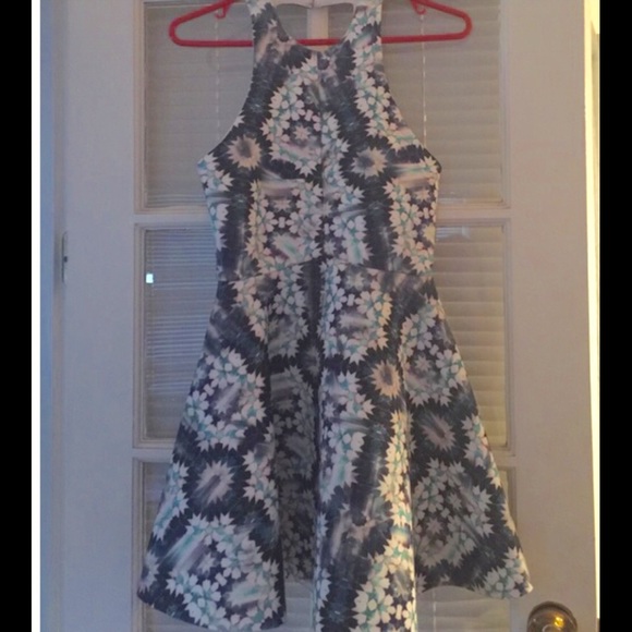HP💫 Urban Outfitters Dress - Picture 3 of 4
