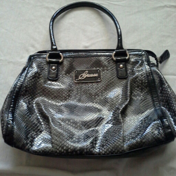 Guess Handbag - Picture 1 of 2