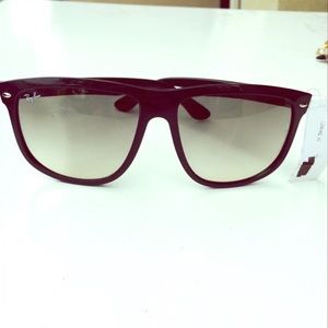 Ray-Ban Authentic Sunnys