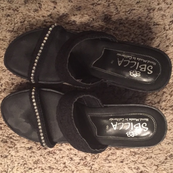 Sandals - Picture 3 of 3