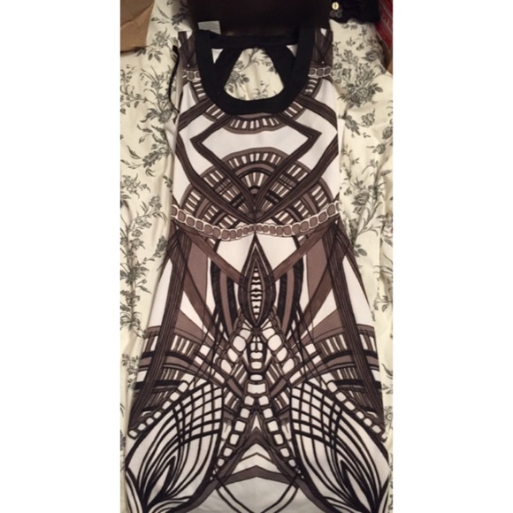 Kardashian Dress white and black with v back - Picture 1 of 2