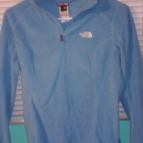 Light blue northface pullover