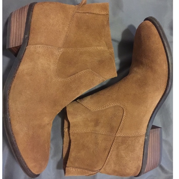 Dolce Vita Shoes - Dolce Vita suede booties