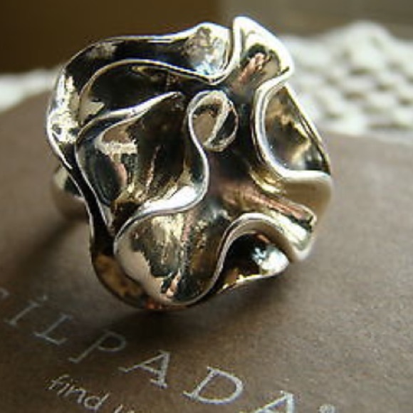 Silpada Accessories - Silpada Flower Ring