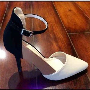 ISO !! 👠👠 heels similar to this