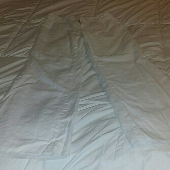 White Banana Republic linen pants