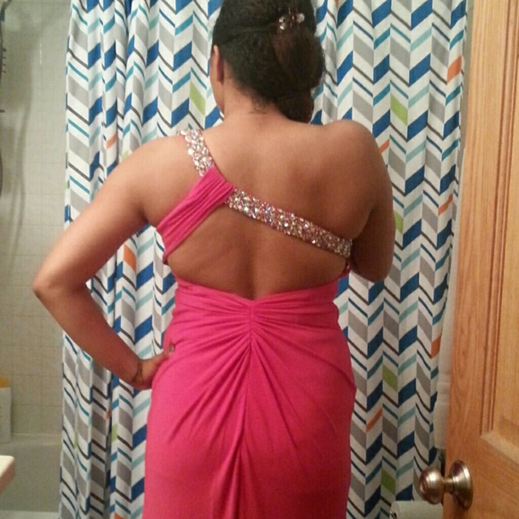 PROM DRESS! !! ??? - Picture 2 of 2