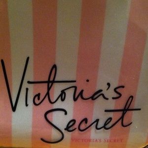 What's Victoria's Secret bundle deal...🙋 (Traded)