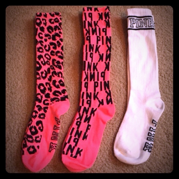 PINK Victoria's Secret Accessories - 🎉HP7/31🎉NWOT VS PINK Socks