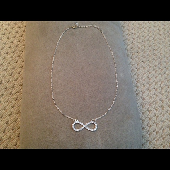Infinity necklace - Picture 1 of 2