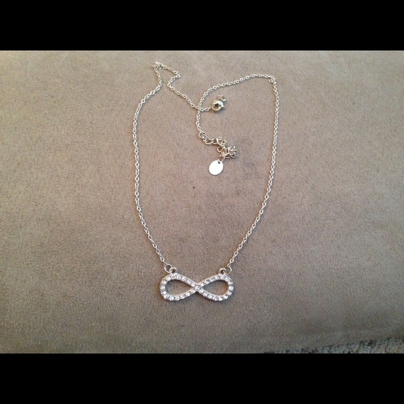 Infinity necklace - Picture 2 of 2