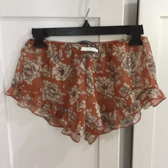 Brandy Melville Other - Floral Brandy Melville Vodis