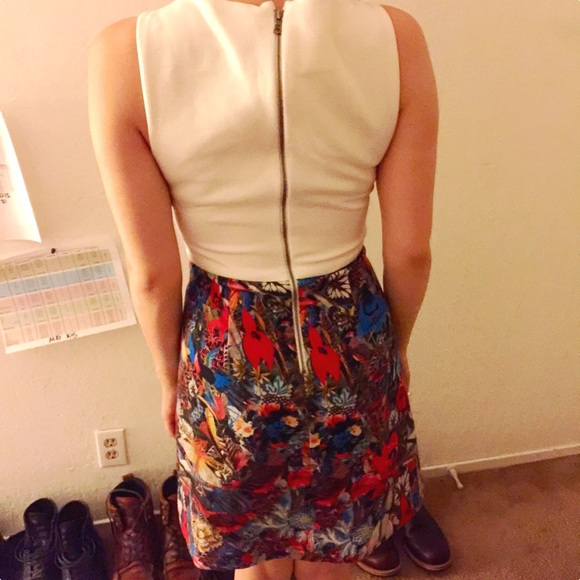 This season Alice and Olivia dress - Picture 2 of 3