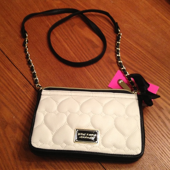 Betsey Johnson Handbags - 🎀🎀JUST IN Betsey Johnson nwt purse 🎀🎀