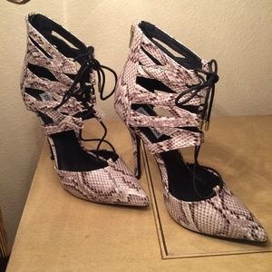 Last and final price... Spiraal Steve Madden 8.5