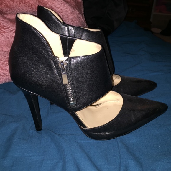Jessica Simpson Shoes - 💥reduce💥 Jessica Simpson Pumps w/ side zipper.