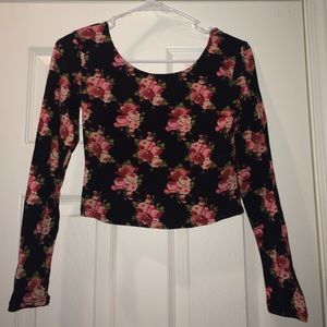 Long sleeve crop top