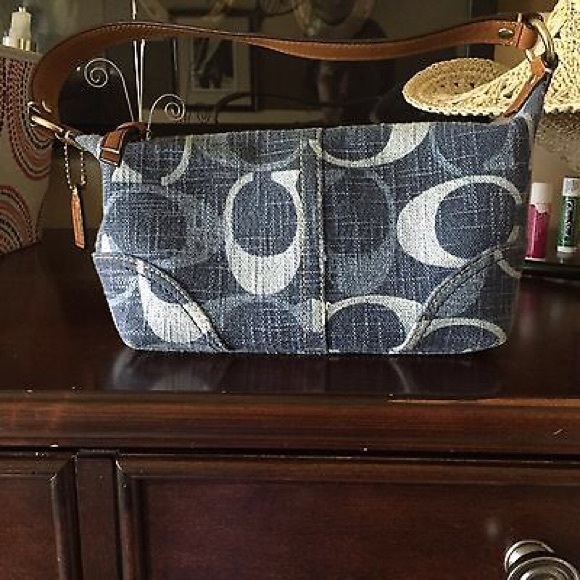 Coach Handbag - Picture 2 of 2