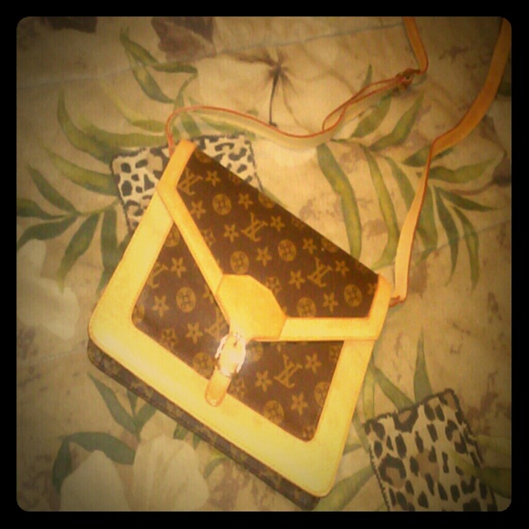 Practically new Handbag !!