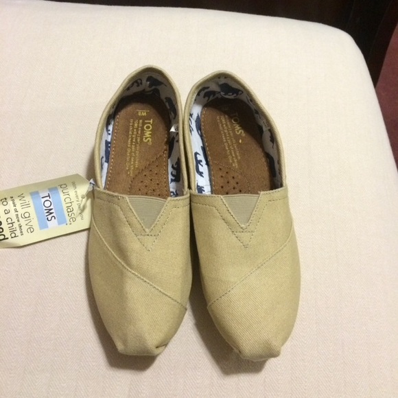 Tan Toms