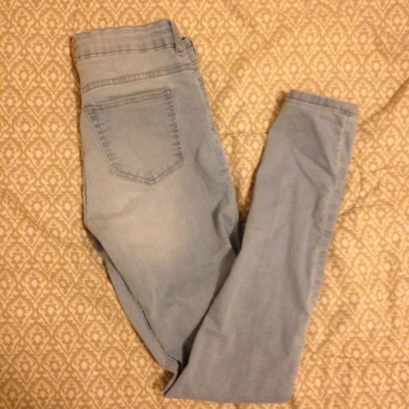 Light wash high waisted skinny jeans