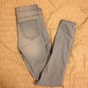 Light wash high waisted skinny jeans