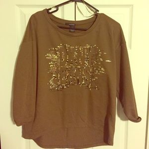 DKNY Short mid leveled sleeved top