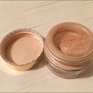 Tarina Tarantino Gold loose pigment shimmer