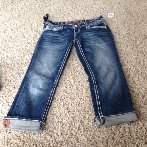 Nwt Rock Revival Capris - Picture 2 of 3