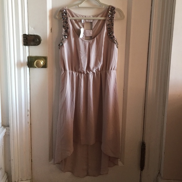 Brand new, cute mmer hi-low dress