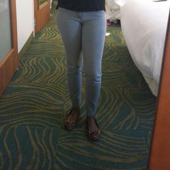 Grey skinnies
