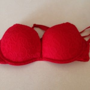 Red lace VS bra