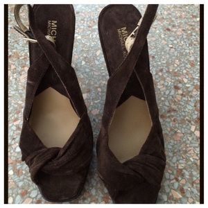 ⭐️⭐️⭐️. Vintage Michael Kors platform heels.⭐️⭐️⭐️