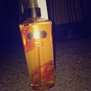 Vanilla lace perfume , brand new !